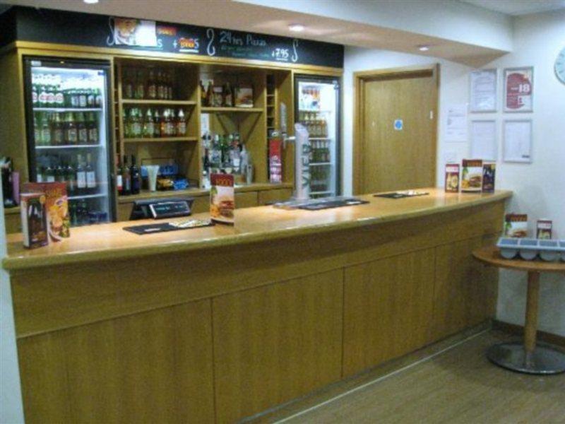 Travelodge Croydon Central מראה חיצוני תמונה