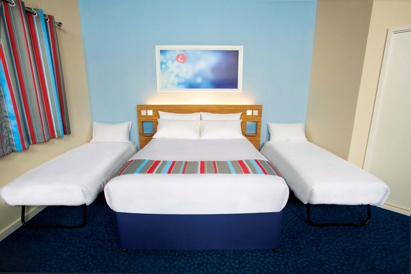 Travelodge Croydon Central מראה חיצוני תמונה