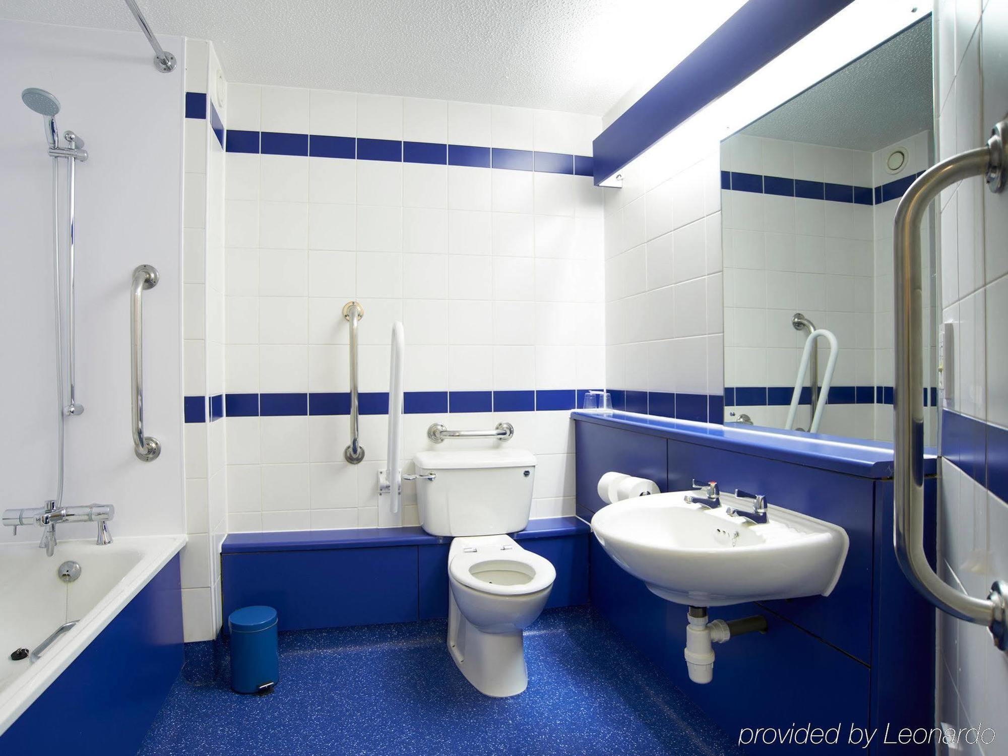 Travelodge Croydon Central מראה חיצוני תמונה