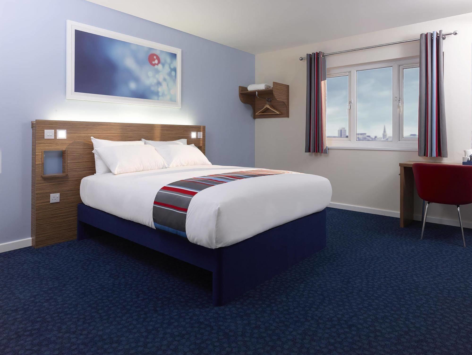 Travelodge Croydon Central מראה חיצוני תמונה