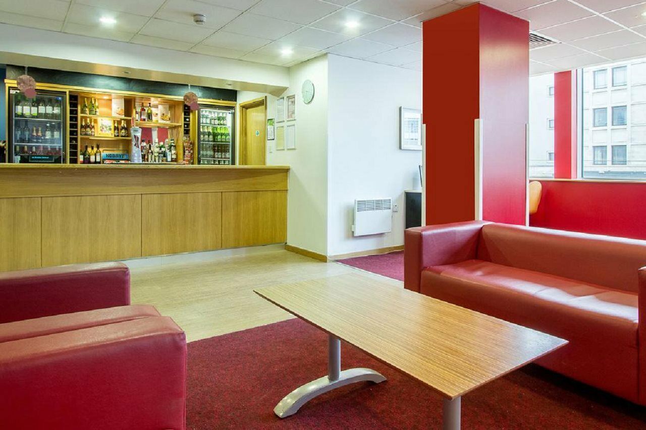 Travelodge Croydon Central מראה חיצוני תמונה